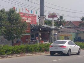 Bảo trì bảng QC tại QL13- TX.Bến Cát, Bình Dương