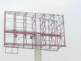 Bảo dưỡng, gia cố bảng QC tại Pháp Vân - Cầu Giẽ