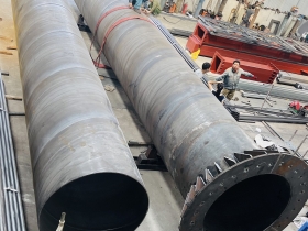 Dựng bảng tấm lớn tại Hòa Bình