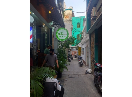 Bảng hiệu Aloha House