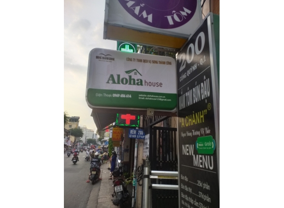Bảng hiệu Aloha House