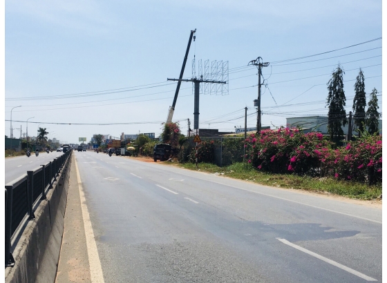 Thi công mới bảng QC tấm lớn tại Bình Thuận