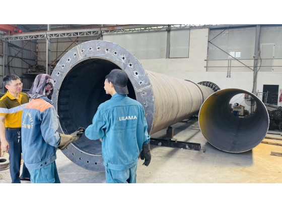 Dựng bảng tấm lớn tại Hòa Bình