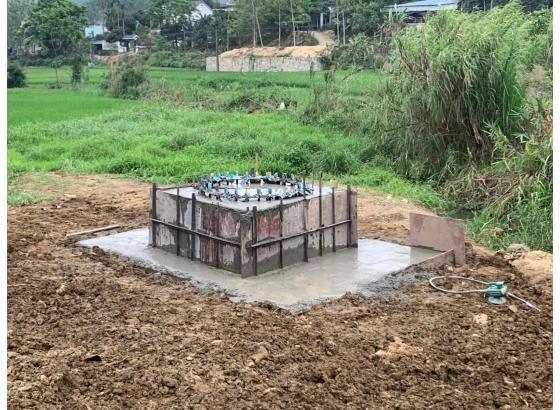 Dựng bảng tấm lớn tại Hòa Bình