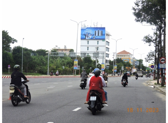 Thi công bảng ốp tường tại TP. Đà Nẵng 